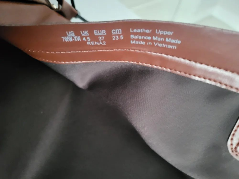 Naturalizer Rena2 Brown Leather Boots - Size 7 image indicator(5)