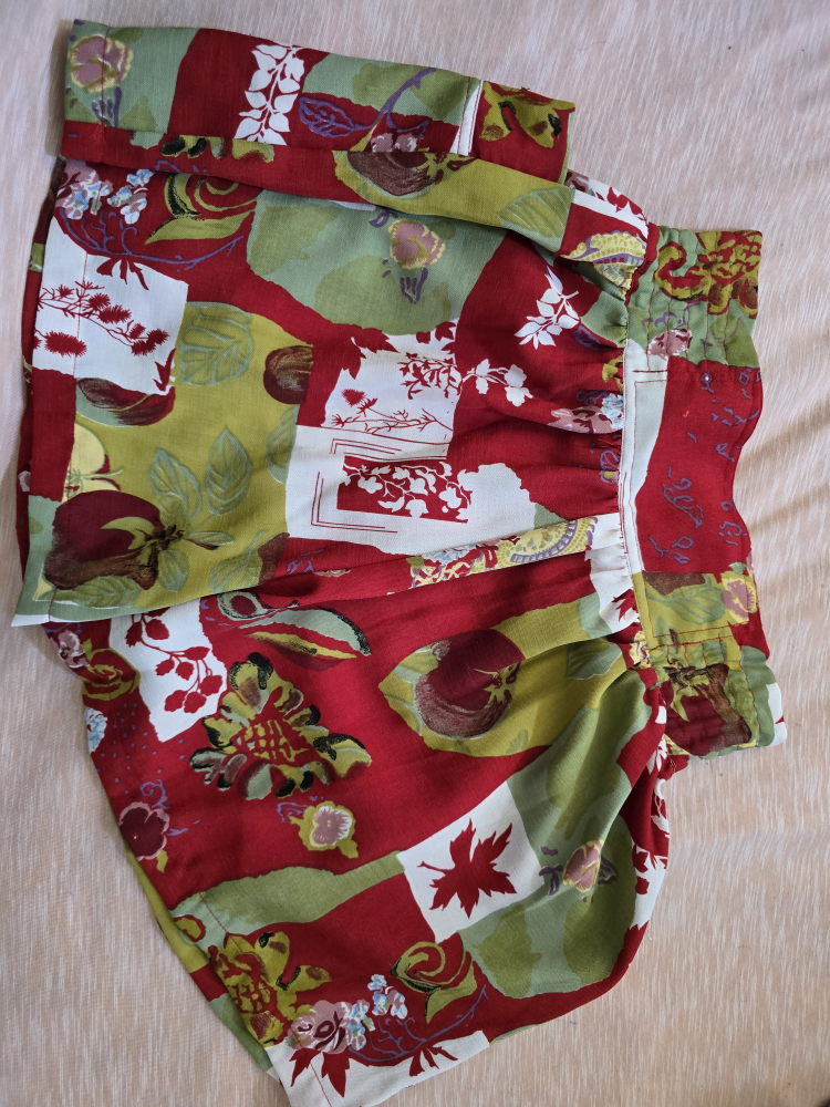 [freecycle] Floral Print Shorts - Size 8 - photo 3