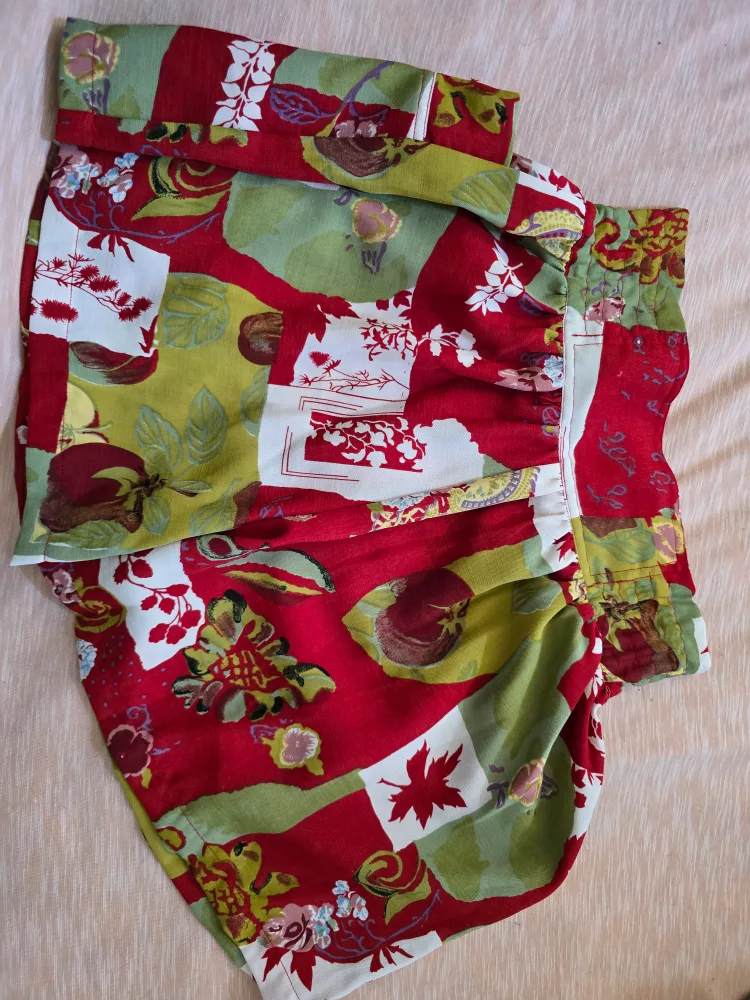 [freecycle] Floral Print Shorts - Size 8 image indicator(3)