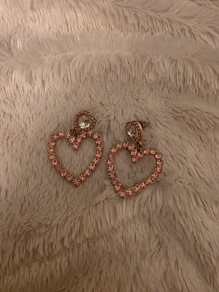 Heart Shaped Earrings thumbnail