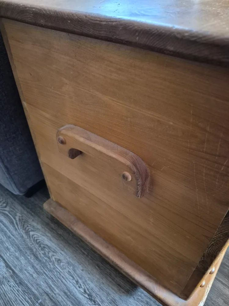 Wooden Storage Chest image indicator(2)