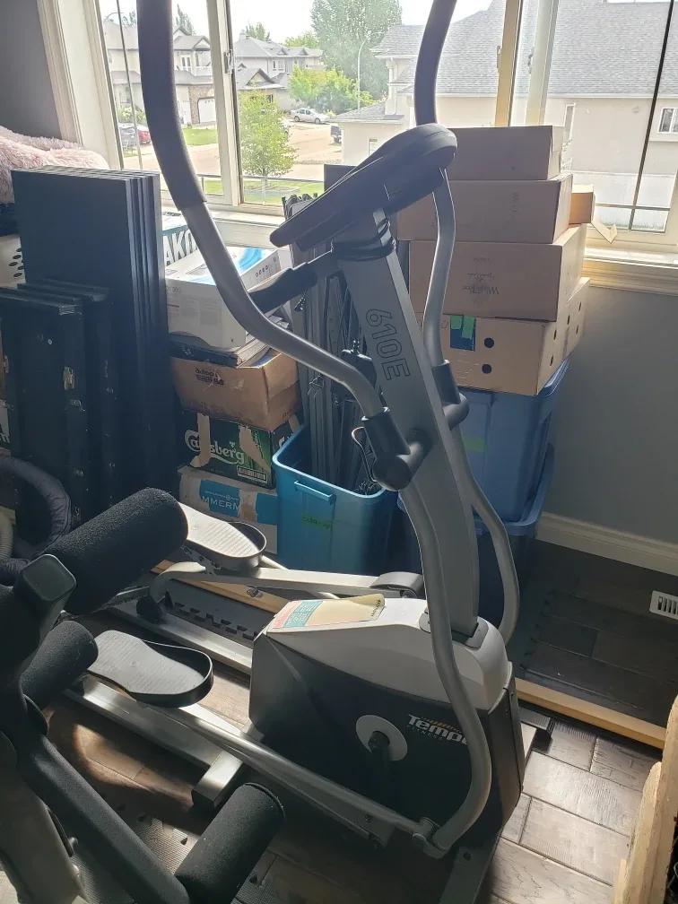 Tempo Fitness 610E Elliptical Machine thumbnail