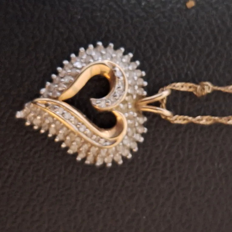 Heart Pendant Necklace thumbnail