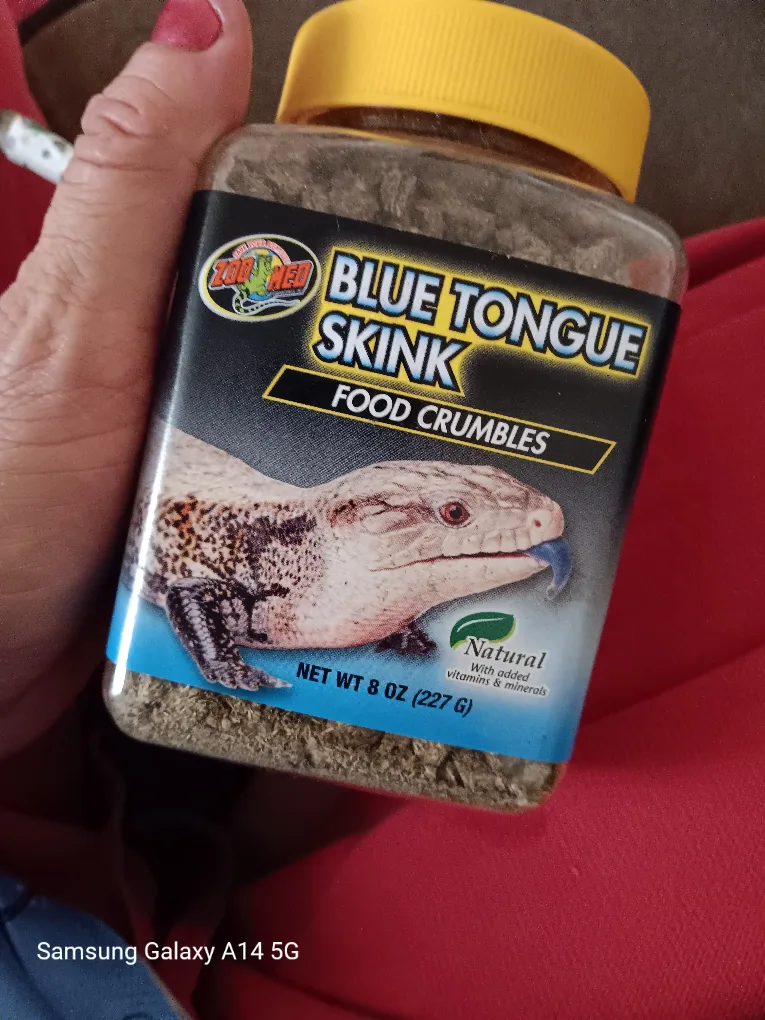 Zoo Med Blue Tongue Skink Food Crumbles - 8 oz thumbnail