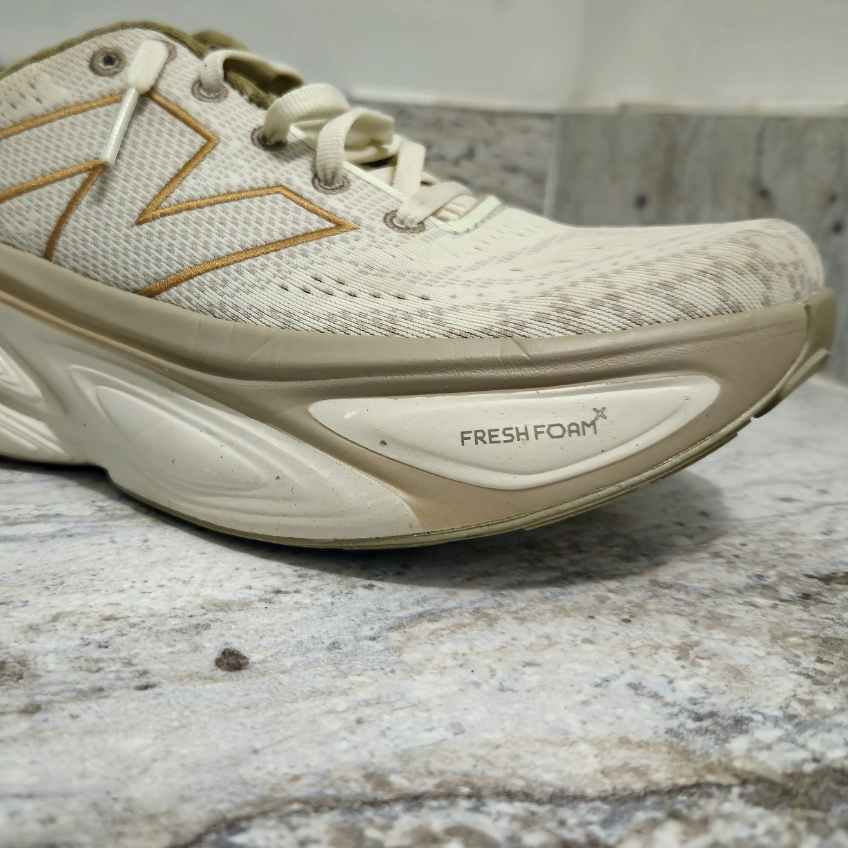 New Balance More v5 | Like New | Size 8 Men's - photo 5
