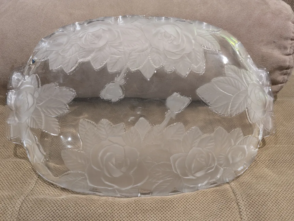 Embossed Glass Platter image indicator(3)