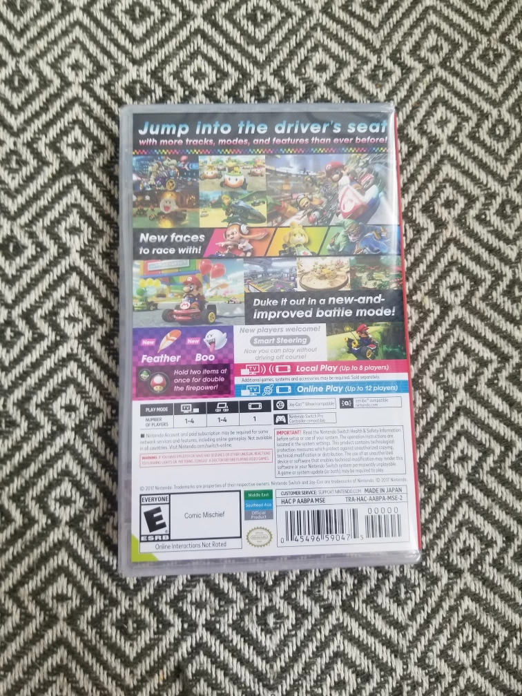 Mario Kart 8 Deluxe - Nintendo Switch Game - photo 2
