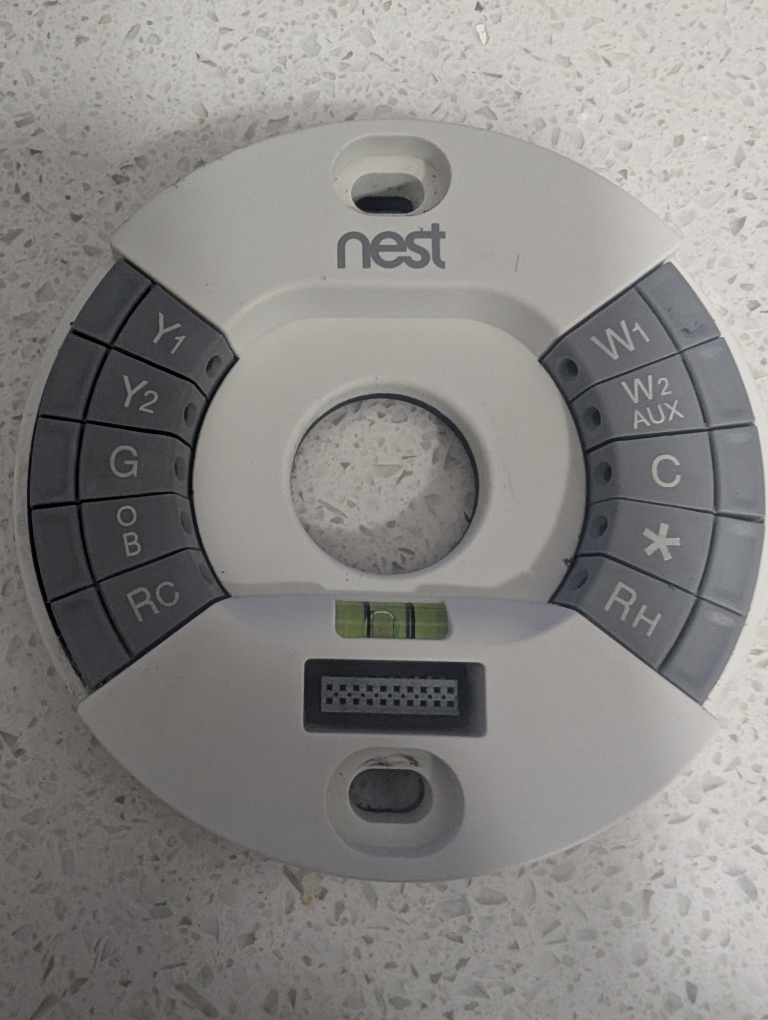 This is a Gen1 Google nest thermostat&backing plate 2.5&5G - photo 2