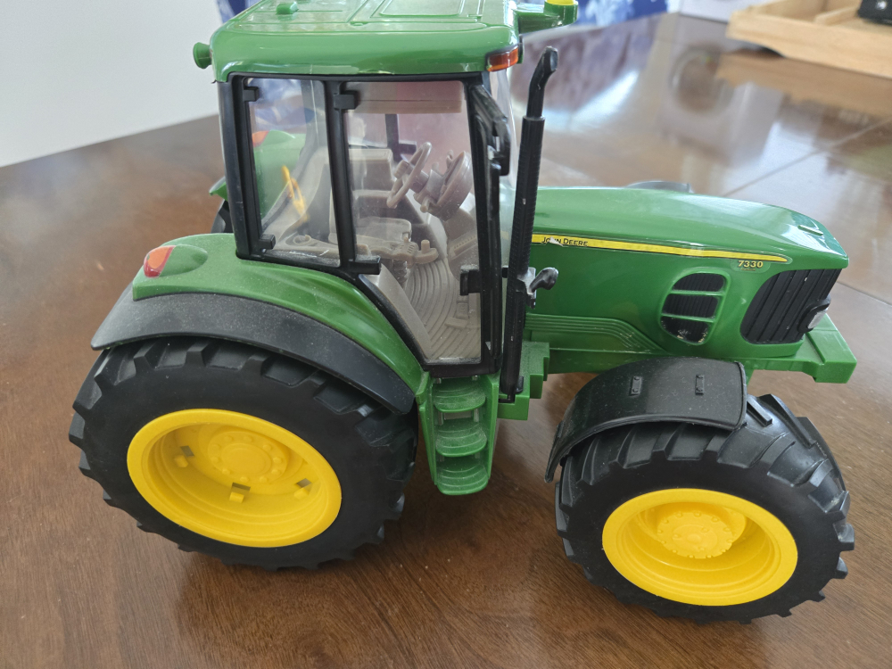 John Deere 7330 Toy Tractor