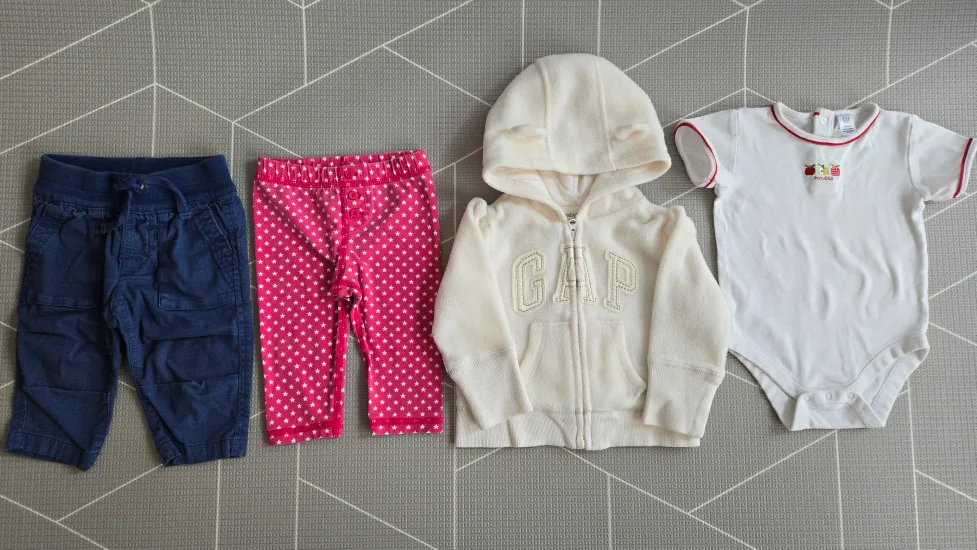 Baby Gap Clothing Bundle (Size 6-12 Months) thumbnail