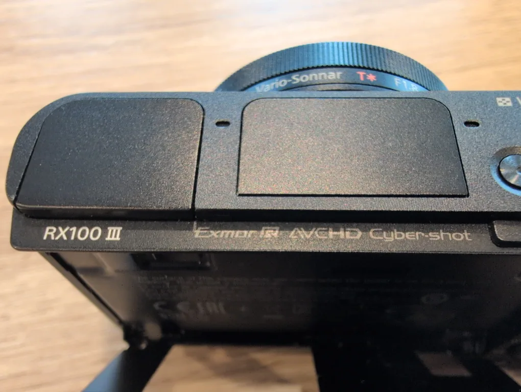 Sony RX100 III Cyber-shot Digital Camera image indicator(5)