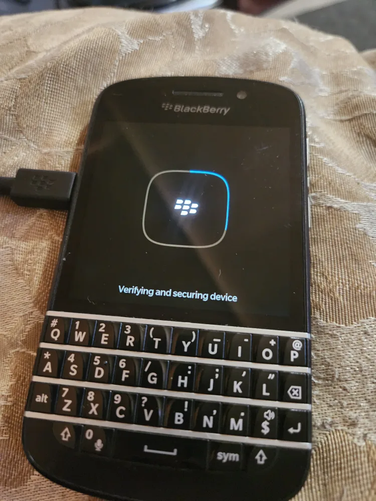 ROGER'S CLASSIC BLACKBERRY PHONE image indicator(3)