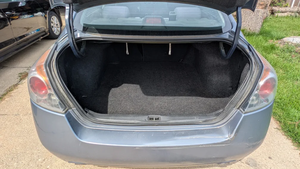 2010 Nissan Altima image indicator(6)