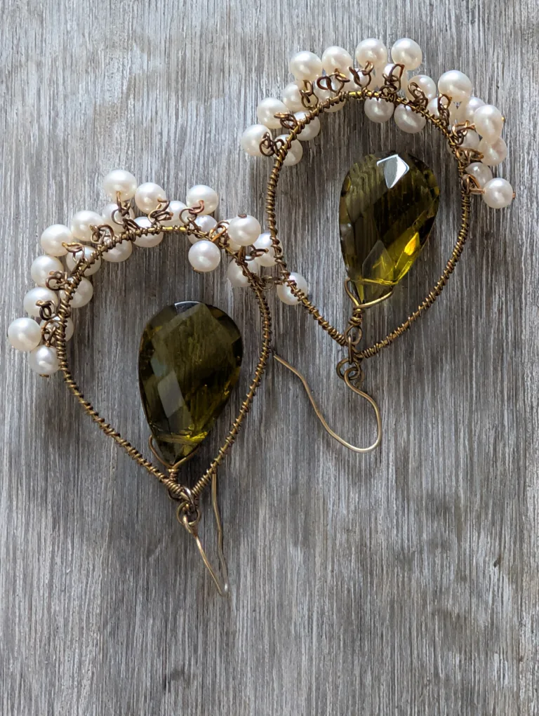 Pearl & Crystal Drop Earrings image indicator(2)