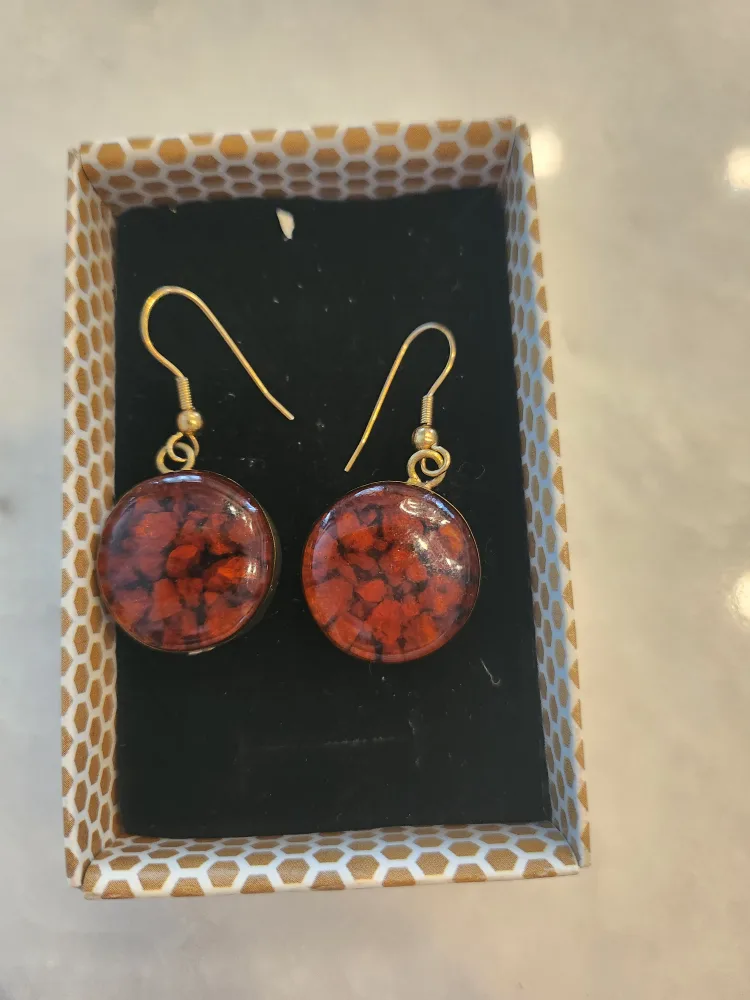 Round Dangle Earrings with Floral Box image indicator(4)