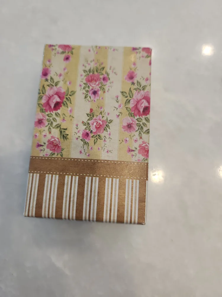 Round Dangle Earrings with Floral Box image indicator(5)