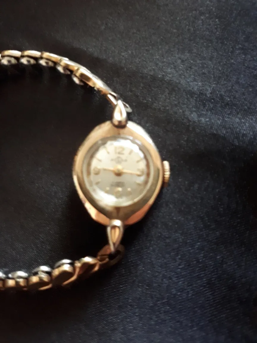 Vintage Elgin Ladies Watch image indicator(2)