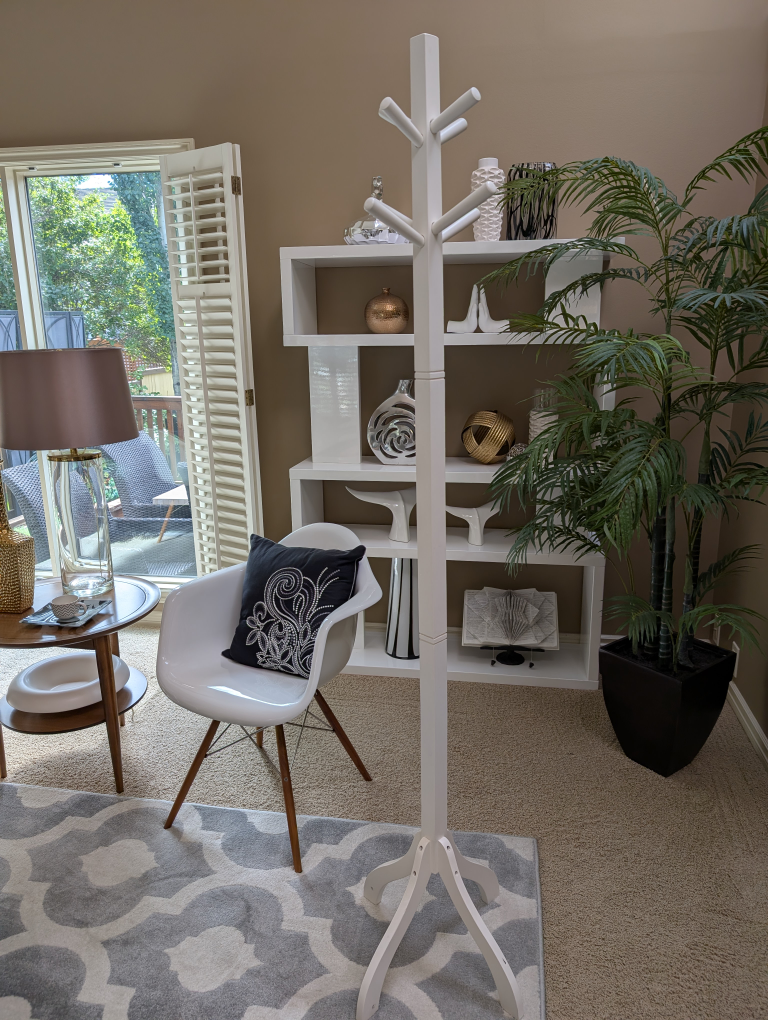 Super Cute White Coat Stand - photo 2