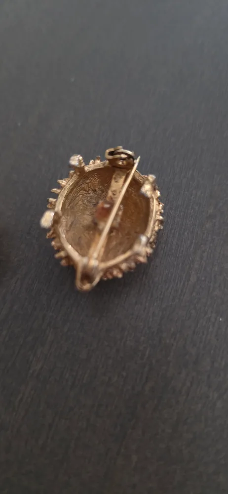 Vintage Hedgehog Brooch Pin image indicator(2)