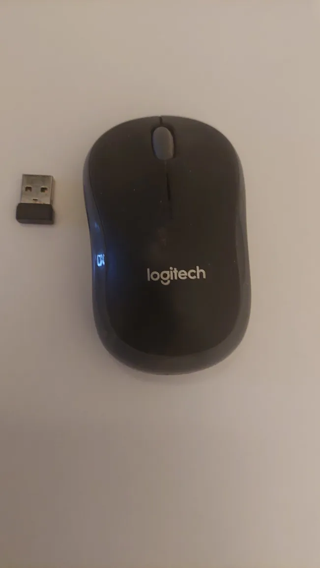 Logitech Wireless Mouse thumbnail