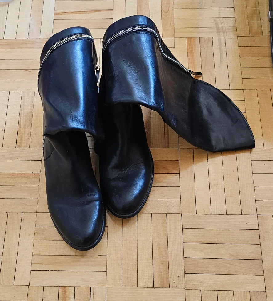 Black Leather Knee High Boots thumbnail