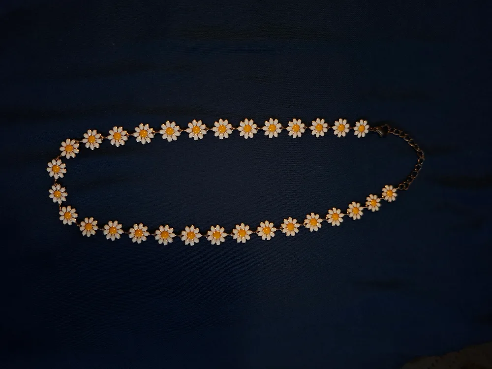 Daisy Flower Necklace image indicator(3)