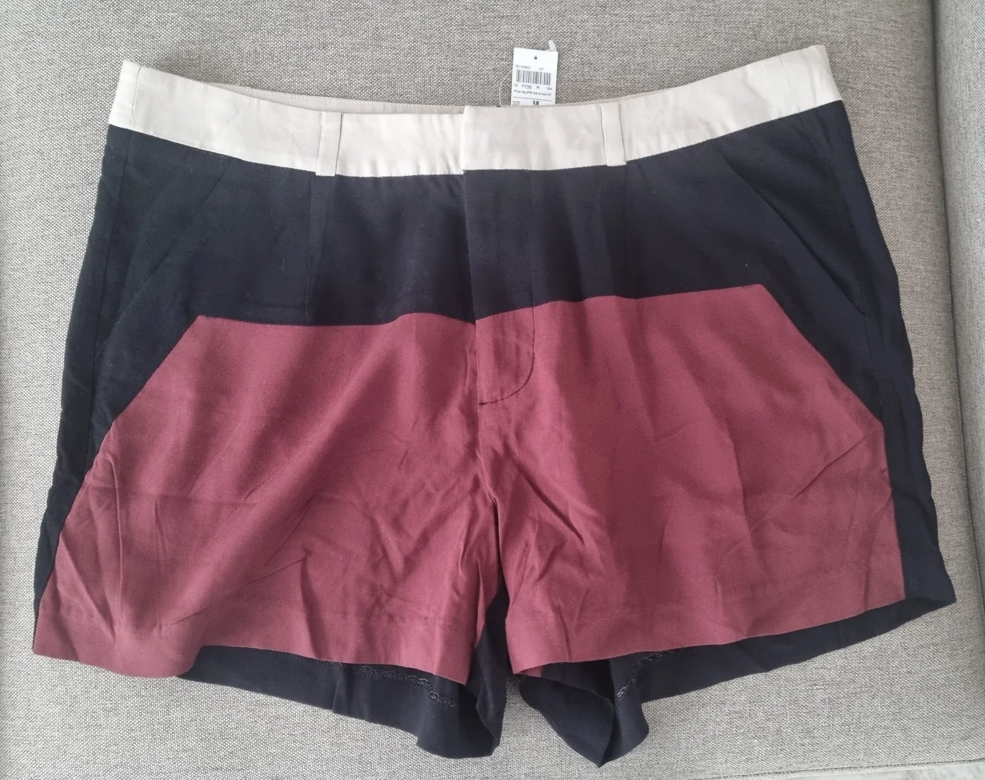 Cute shorts, new, size 38