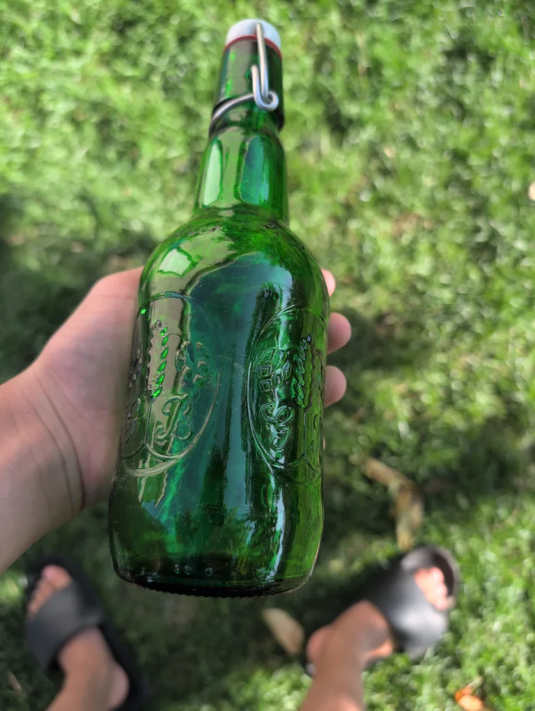 Green Glass Bottle with Stopper image indicator(2)