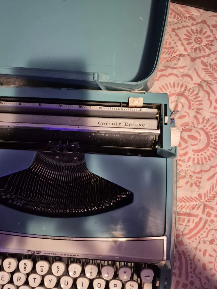 Smith Corona Corsair Deluxe Typewriter - Blue thumbnail