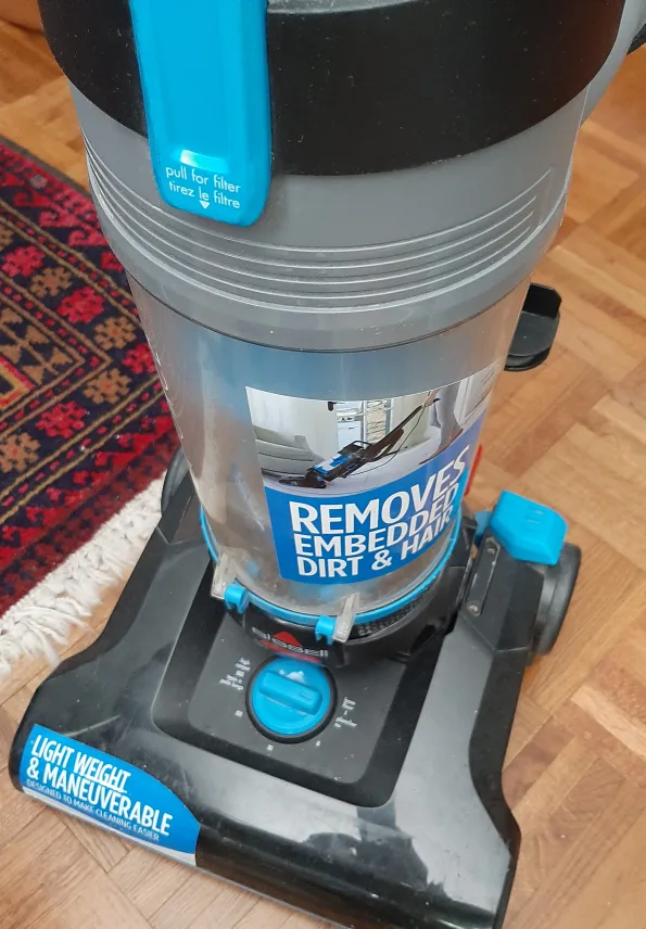 Bissell Vacuum - Lightweight & Maneuverable