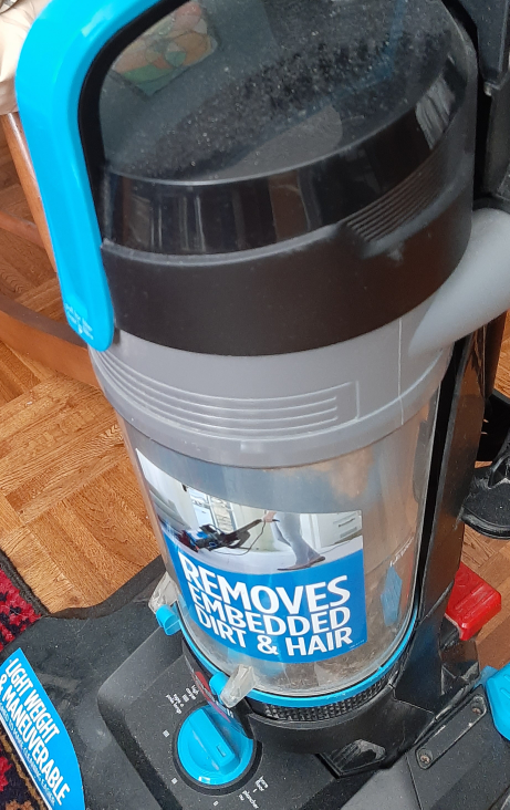 Bissell Vacuum - Lightweight & Maneuverable - photo 4