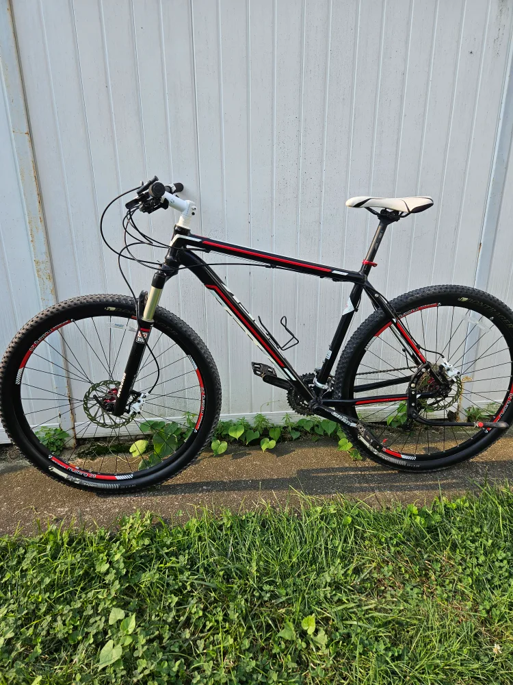 Trek Xcaliber Mountain Bike thumbnail