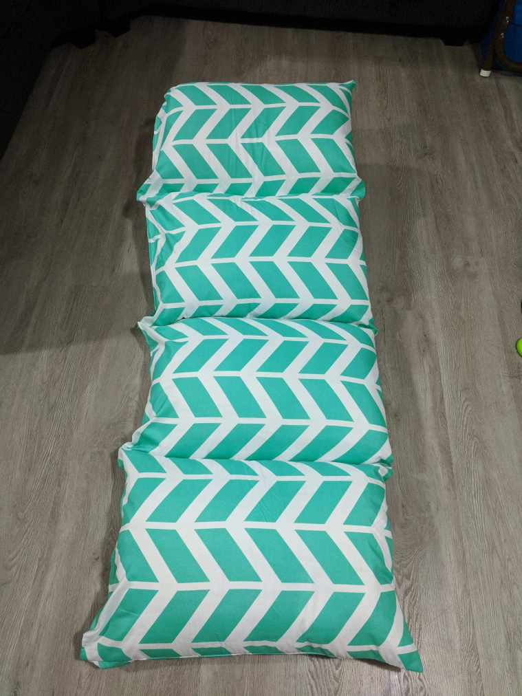Pillow Bed - Mint Green & White