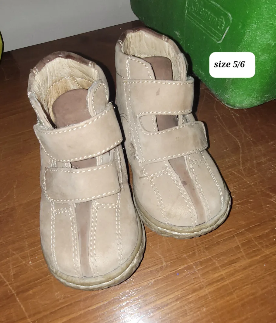 Kids KREKID Boots Size 5/6 thumbnail