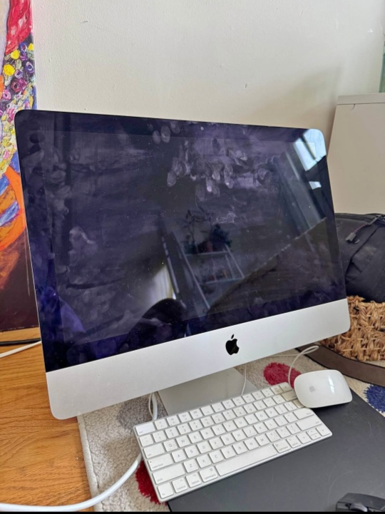 Apple iMac Desktop Computer