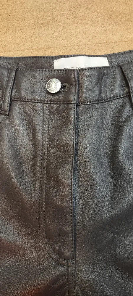 (NEW)  Aritzia The Melina  Wilfred Faux Leather Pants - Size 4 image indicator(6)