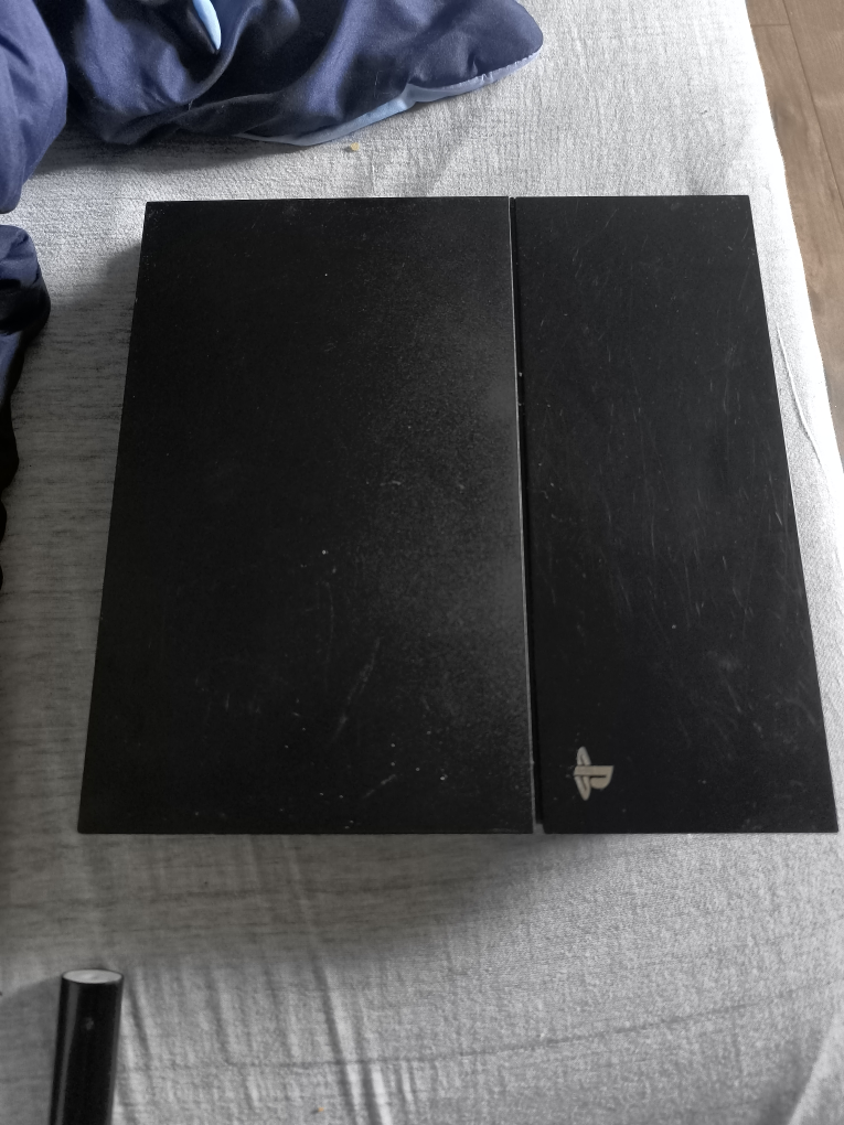 PlayStation 4 (PS4) Console