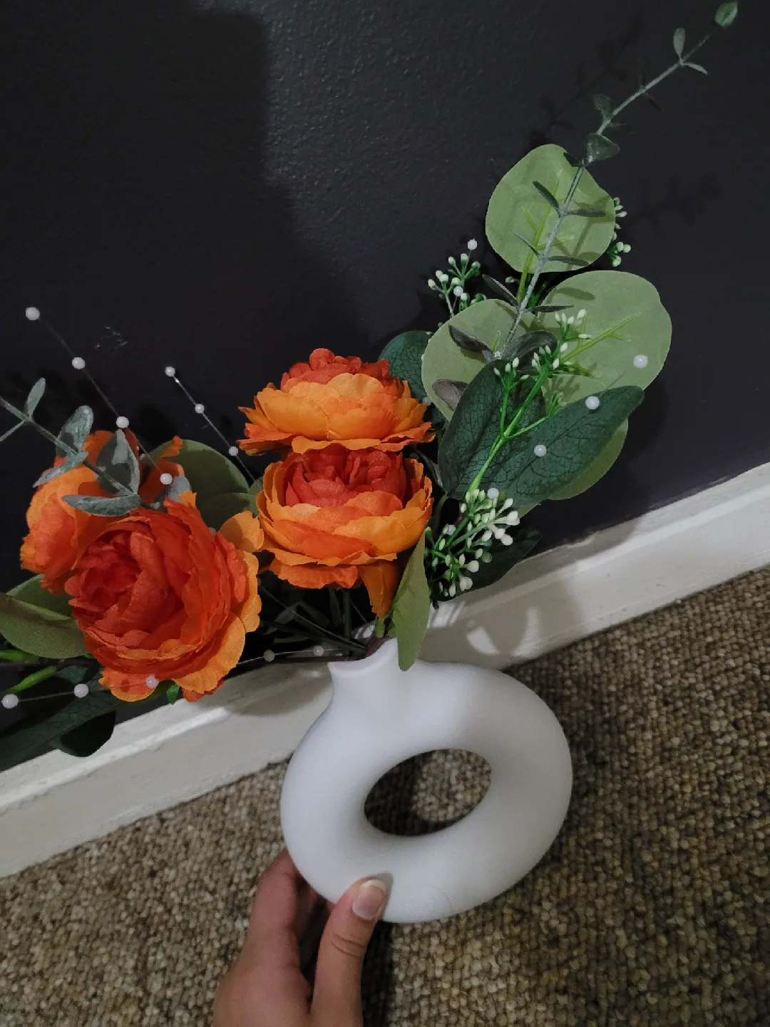 Donut Vase with Artificial Orange Flowers 🥕 image indicator(8)