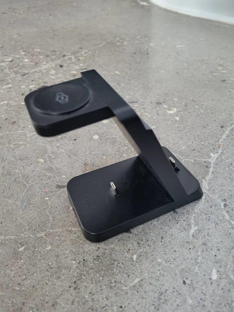 3-in-1 Wireless Charging Station B-20 image indicator(2)