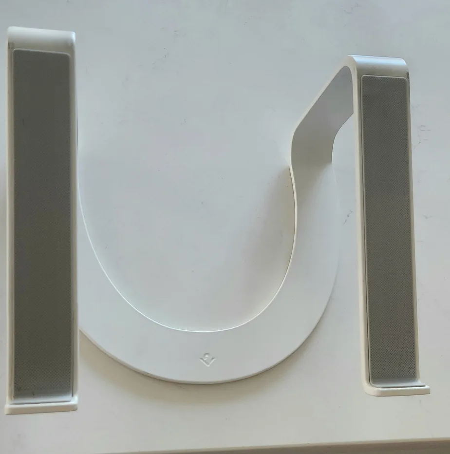 Curve Laptop Stand - White image indicator(2)