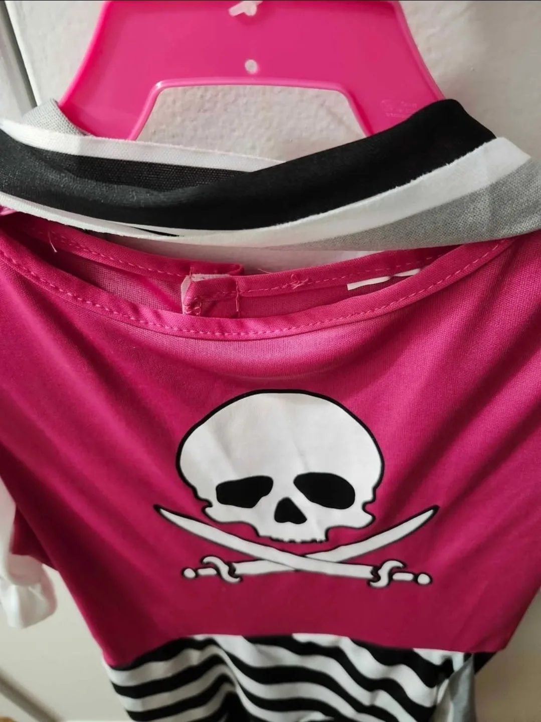 🦜 Girls’ Pirate Costume – Size 7/8  🎃 image indicator(2)