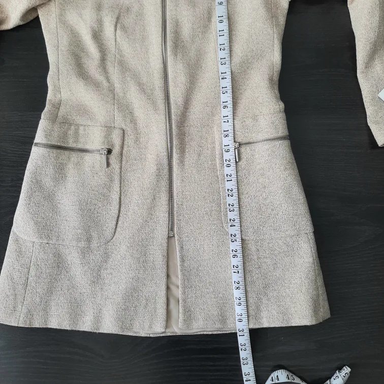 Zara Basic Collection Blazer - Size M image indicator(7)