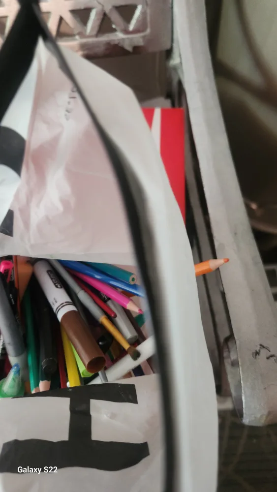 crayons and colour pencils image indicator(5)