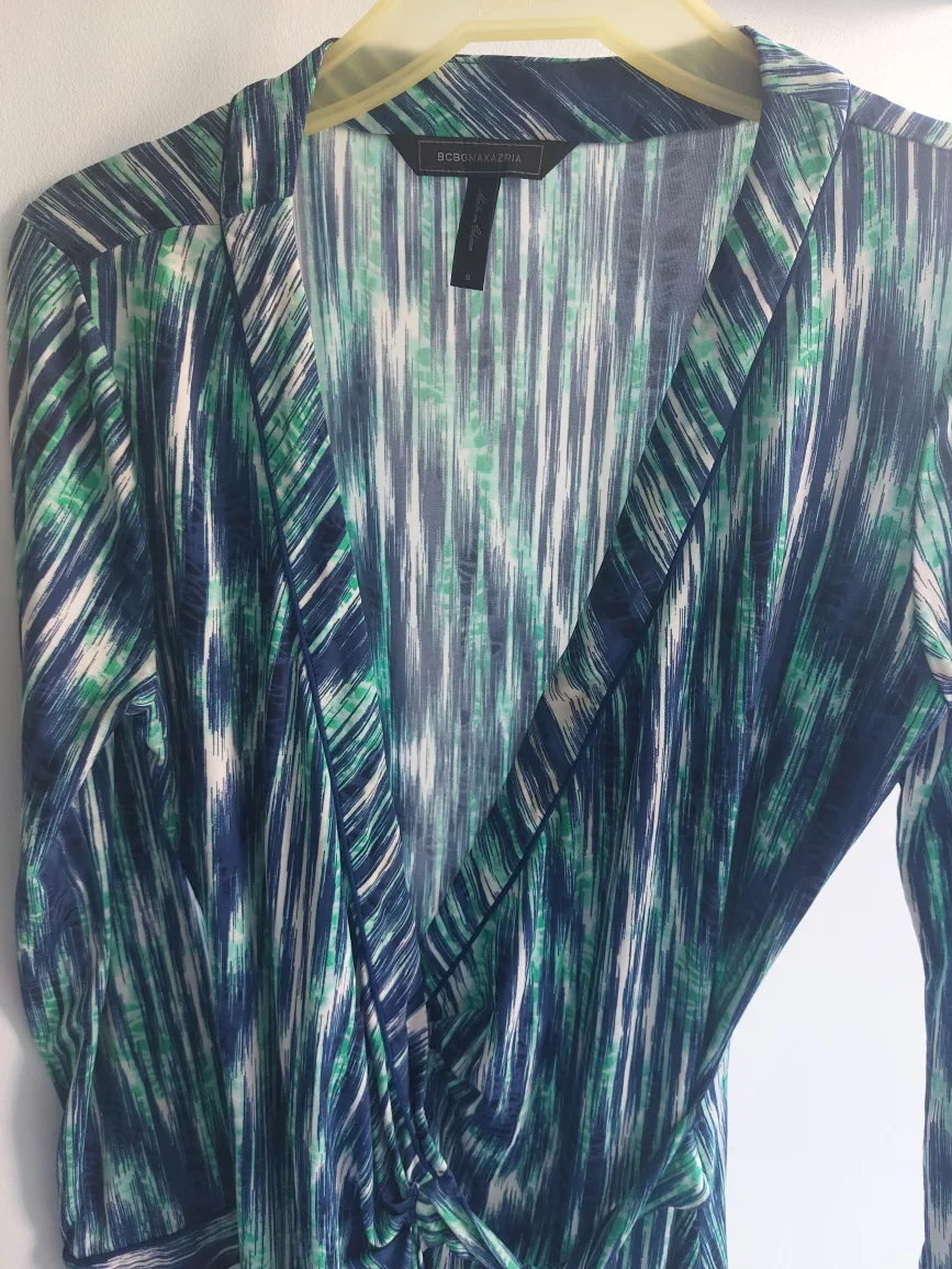 Last chance-BCBG MAX AZRIA Wrap Dress - Size S image indicator(2)