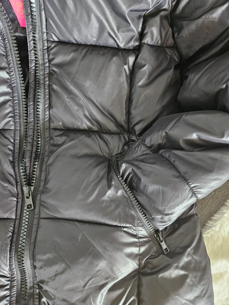 New Ardene Black Puffer Jacket - Size L image indicator(2)