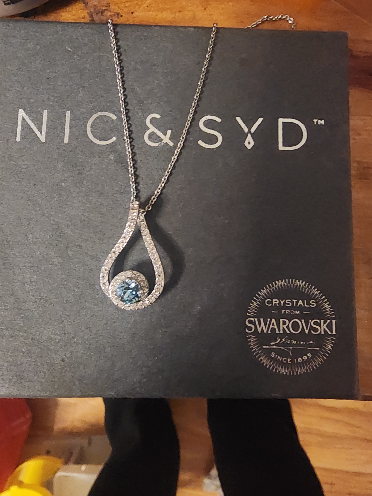 NIC & SYD Necklace with Swarovski Crystals