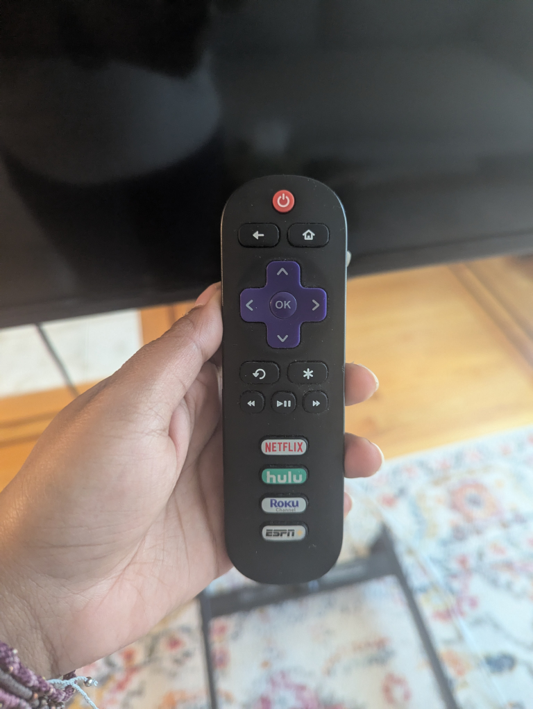 TCL Roku TV - 32 inch (Without Cart, Has Mount) - photo 4