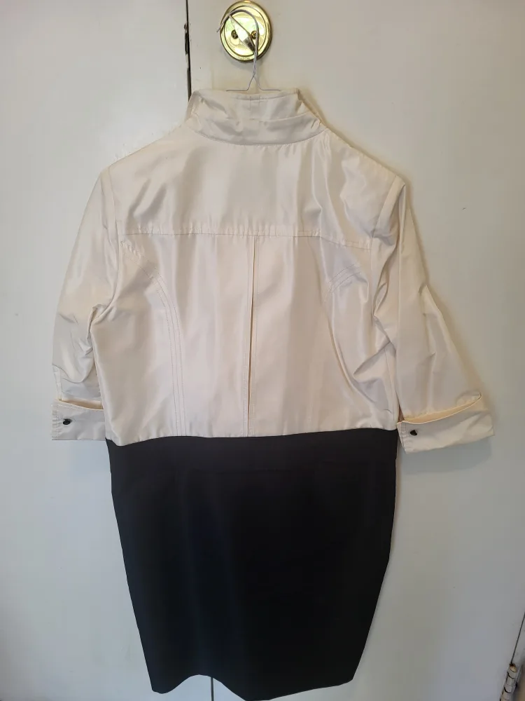 Carolina Herrera Dress - Size 10 image indicator(3)