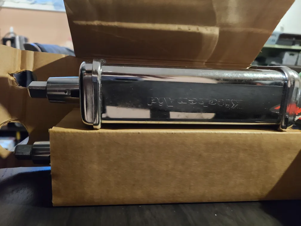 KitchenAid Pasta Roller & Fettuccine Cutter Set image indicator(6)