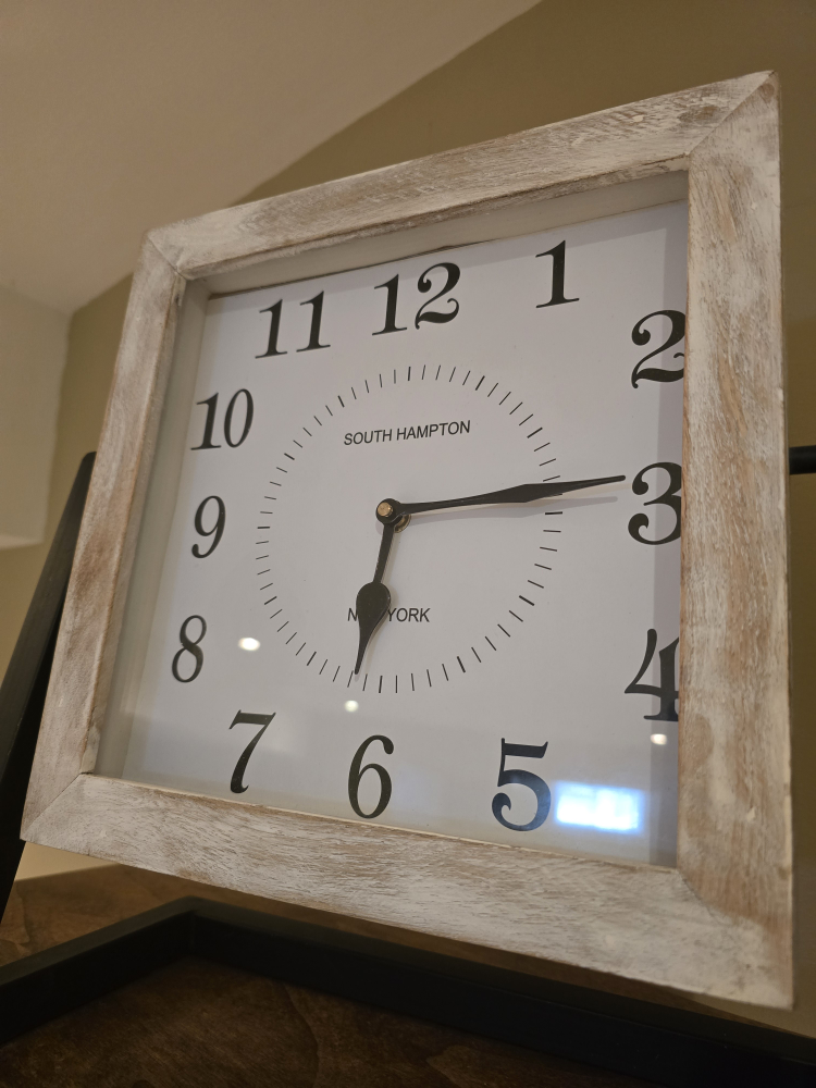 Square Desk Clock - photo 2